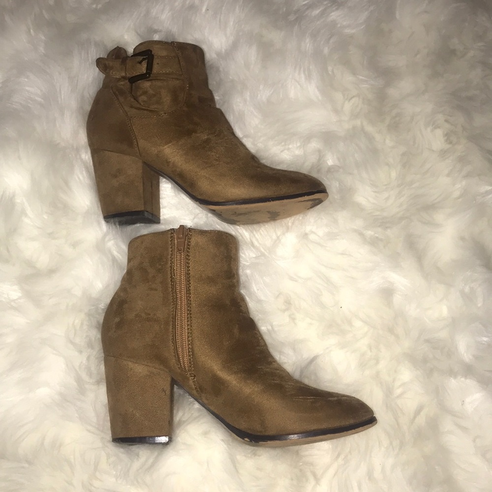 SUPER CUTE SUEDE BOOTIES!